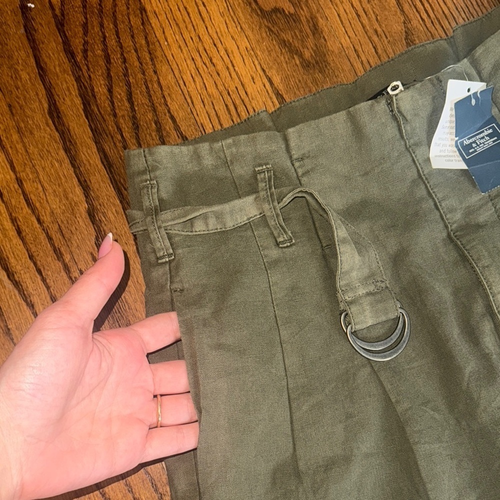 Abercrombie & Fitch Green Straight Leg High-Waisted Pants with Belt Size Small S - Picture 2 of 6